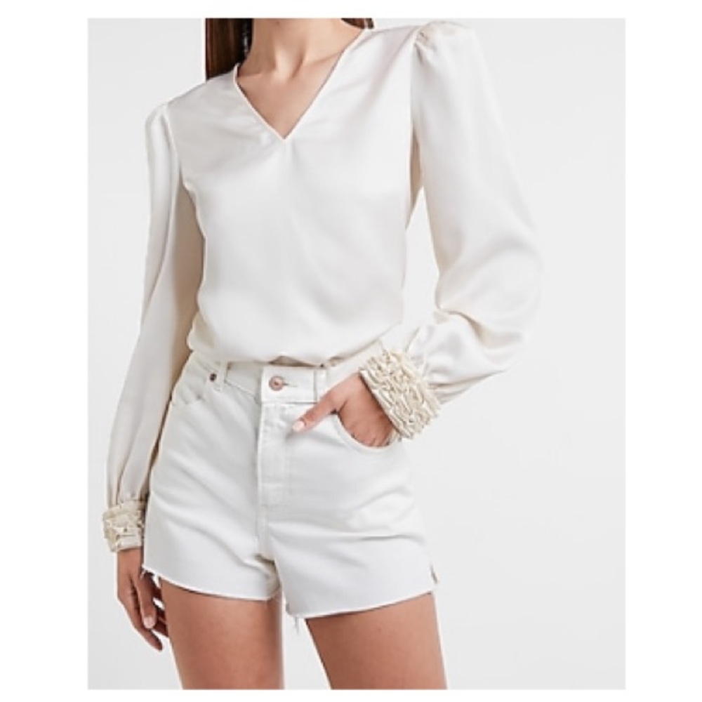 Express Pearl Button Pleated Cuff V-Neck Top in Swan Size Large